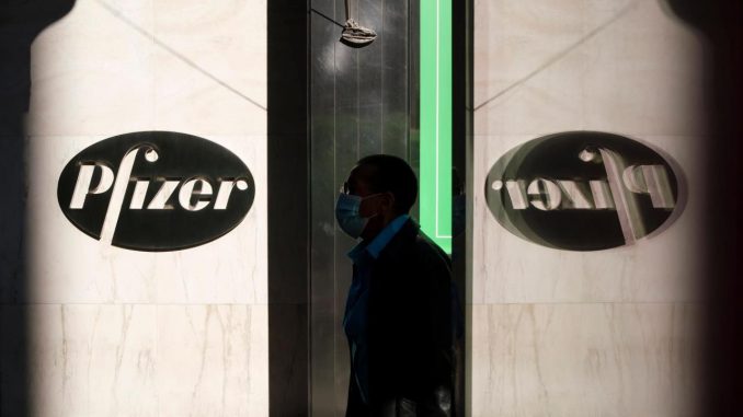 Imagen de archivo de la sede de la compañía Pfizer en Nueva York(Estados Unidos) EFE/EPA/JUSTIN LANE Pfizer