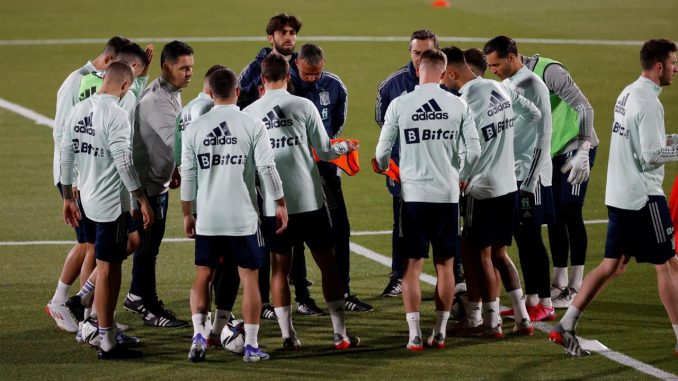 Entrenamiento del combinado español en la Ciudad del Fútbol este martes en Las Rozas, Madrid. España se juega el acceso directo al Mundial 2022 en los partidos ante Grecia y Suecia. EFE/ Juanjo Martin Mundial de Catar 2022