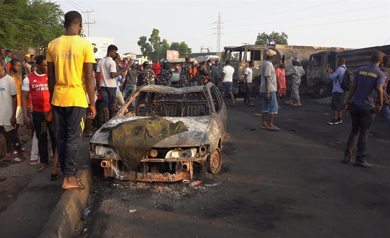 Al menos 98 muertos y 100 heridos tras explotar un camión en Sierra Leona 2 Sierra Leona