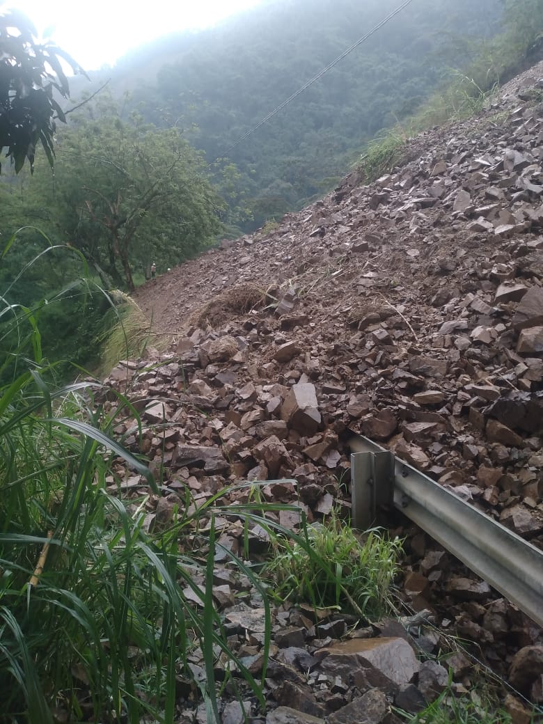 ¡Pilas! Cierran la vía Bolombolo- Medellín por derrumbe 3 vía Bolombolo-Medellín