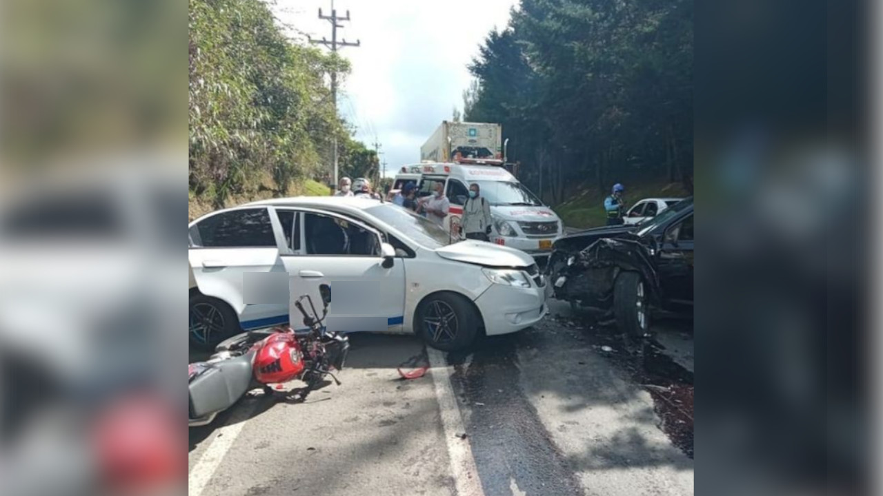 5 personas heridas en un múltiple accidente de tránsito en El Carmen de Viboral