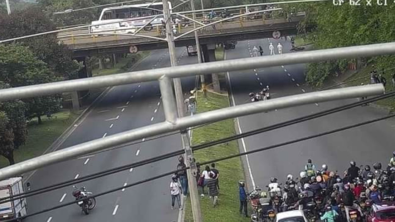 [Video] Murió peatón al ser atropellado por una moto en la Avenida Regional