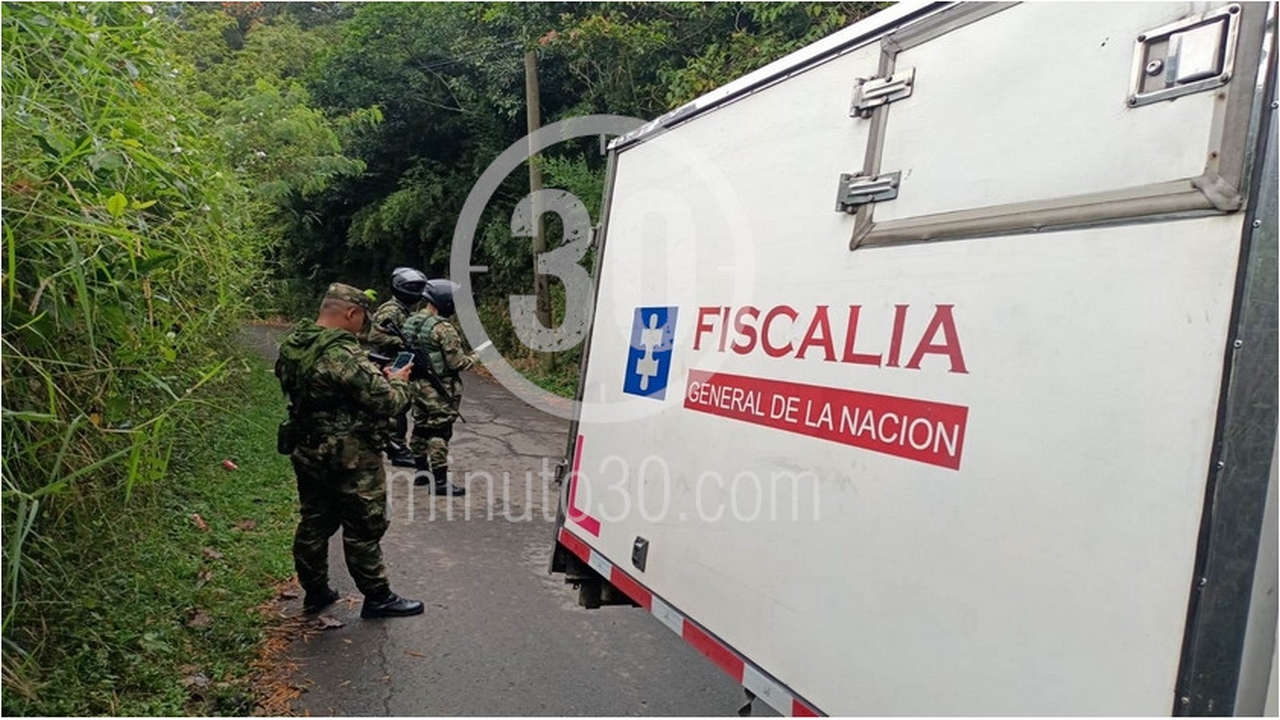 EN FOTOS: ¡Mucha violencia! Con varios tiros hallaron el cuerpo de un hombre en zona rural de Copacabana