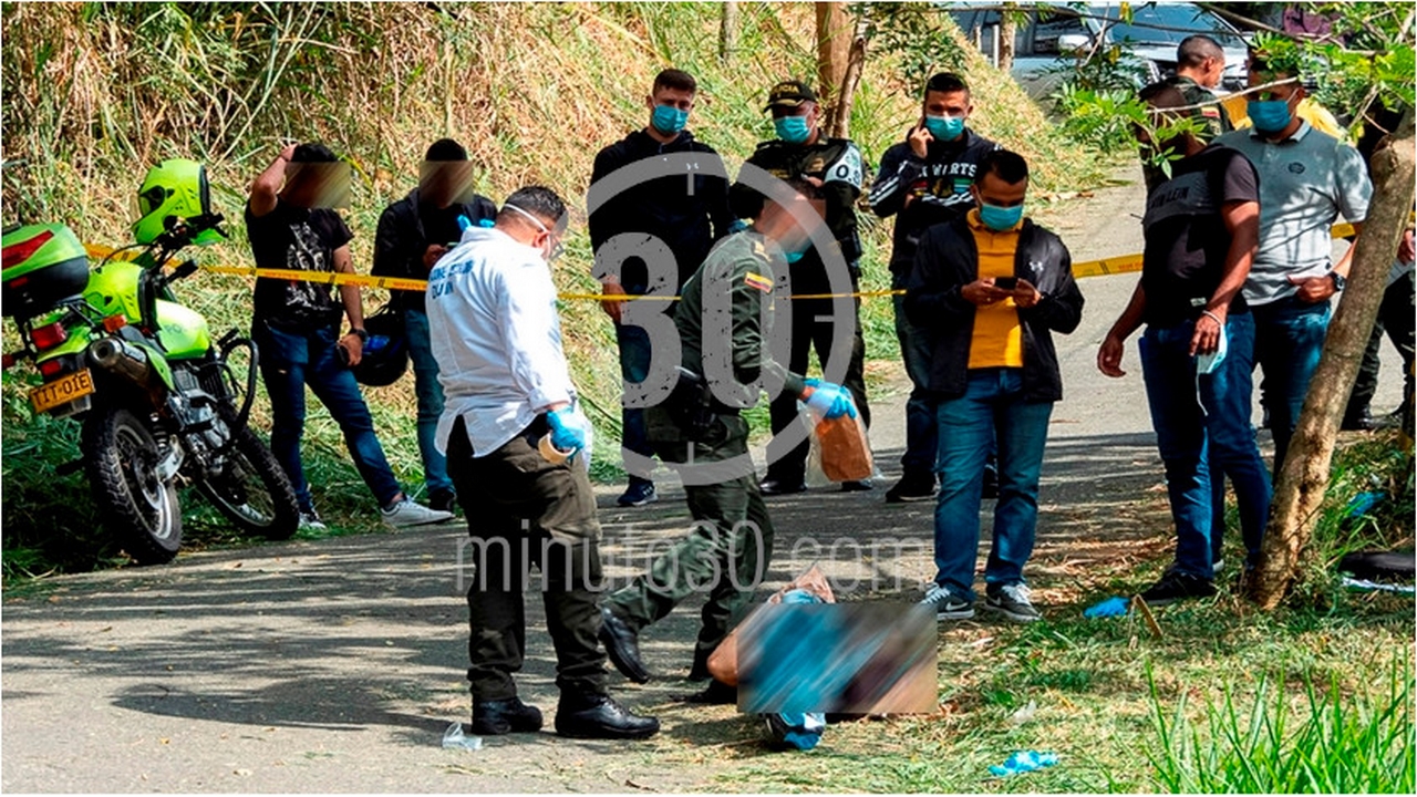 EN FOTOS Y VIDEO: ¡Le pegaron un tiro en la boca! Así fue hallado el cuerpo de un hombre en Copacabana 13 Copacabana