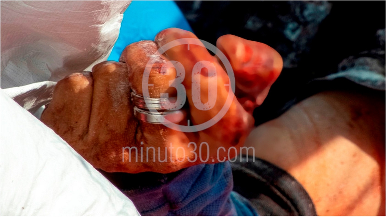 EN VIDEO Y FOTOS: Envuelto en cobijas y con varias heridas, hallaron un muerto en la vía a San Cristóbal 10 San Cristóbal