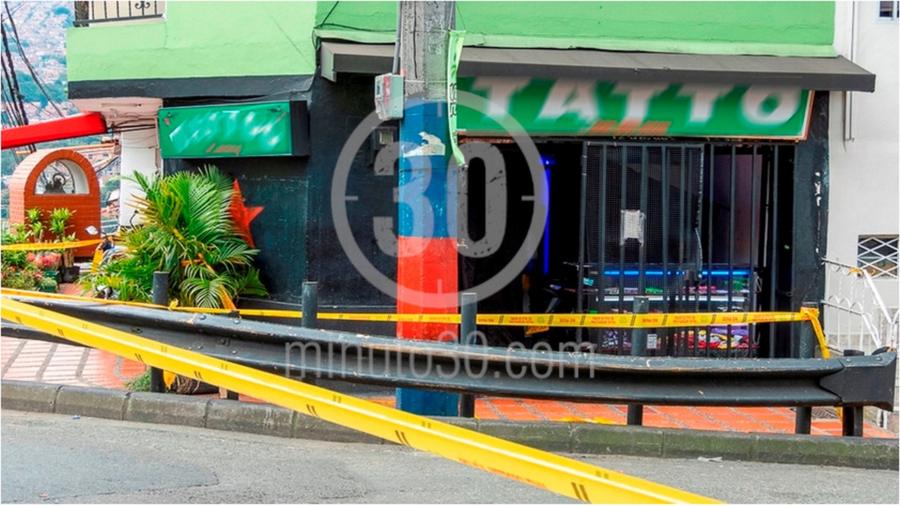 EN FOTOS: Mataron a un hombre en el barrio Santa Cruz de Medellín, lo acusan de ser un "violador de niñas" 3 Santa Cruz