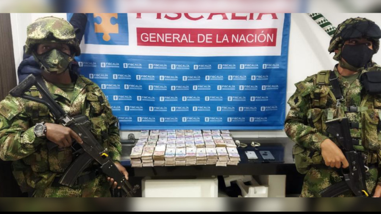 [Video] Una militar antioqueña rechazó millonario soborno de un sujeto que sería del ELN