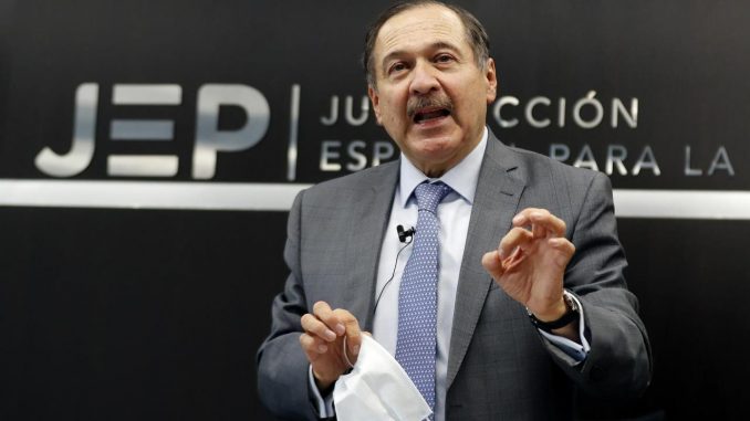 Fotografía de archivo en la que se registró al presidente de la Jurisdicción Especial para la Paz (JEP), el magistrado Eduardo Cifuentes, en Bogotá (Colombia). EFE/Mauricio Dueñas líderes sociales