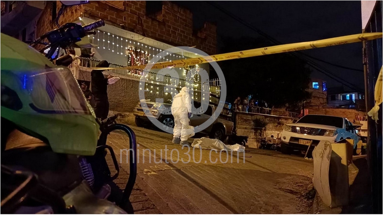 EN FOTOS: Anoche mataron a tiros a un hombre en El Popular de Medellín 3 El Popular