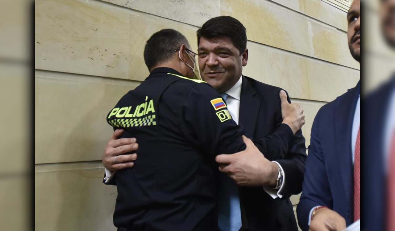 El Presidente del Senado Juan Diego Gómez, habló del proyecto que busca beneficios que motiven a los Policías