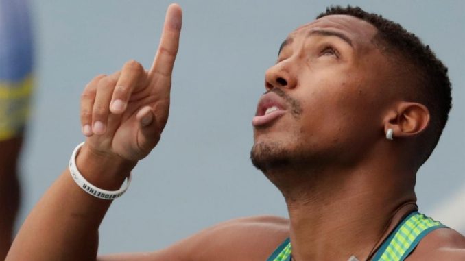 Erick Barbosa Cardoso de Brasil celebra al ganar una serie, en 100m masculino en el atletismo de los Juegos Panamericanos Junior en el estadio Pascual Guerrero en Cali (Colombia). EFE/ Carlos Ortega Juegos Panamericanos Junior