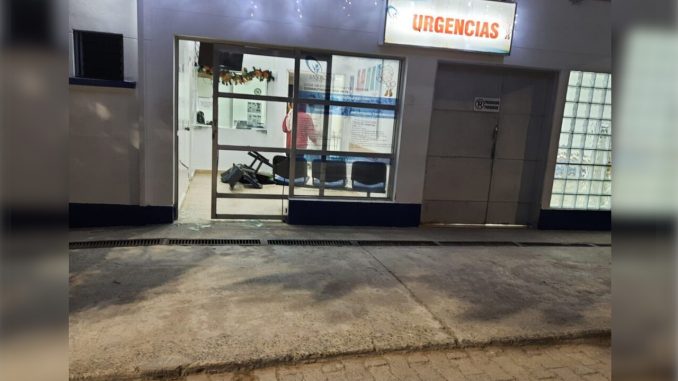 Sujeto llegó hasta el hospital de La Unión y remató a su víctima a puñaladas Sujeto llegó hasta el hospital de La Unión y remató a su víctima a puñaladas