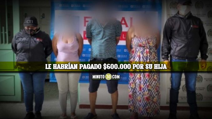 Cogieron a mujer que habría explotado sexualmente a su hija Cogieron a mujer que habría explotado sexualmente a su hija