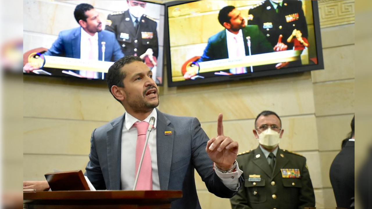 "Cero permisibilidad con el exceso de fuerza", MinInterior a la Policía