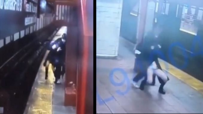 Modelo golpeada Metro de Nueva York