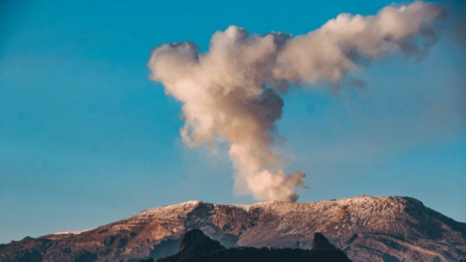 Continuan los monitoreos en el Nevado del Ruiz Continuan los monitoreos en el Nevado del Ruiz