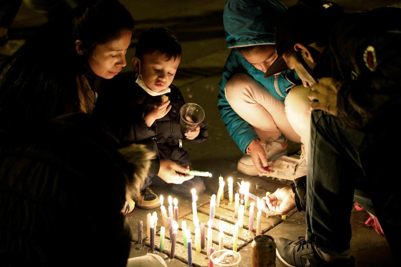 Colombia retoma la Noche de las Velitas cortada por la pandemia de la covid-19 1 Noche de las Velitas