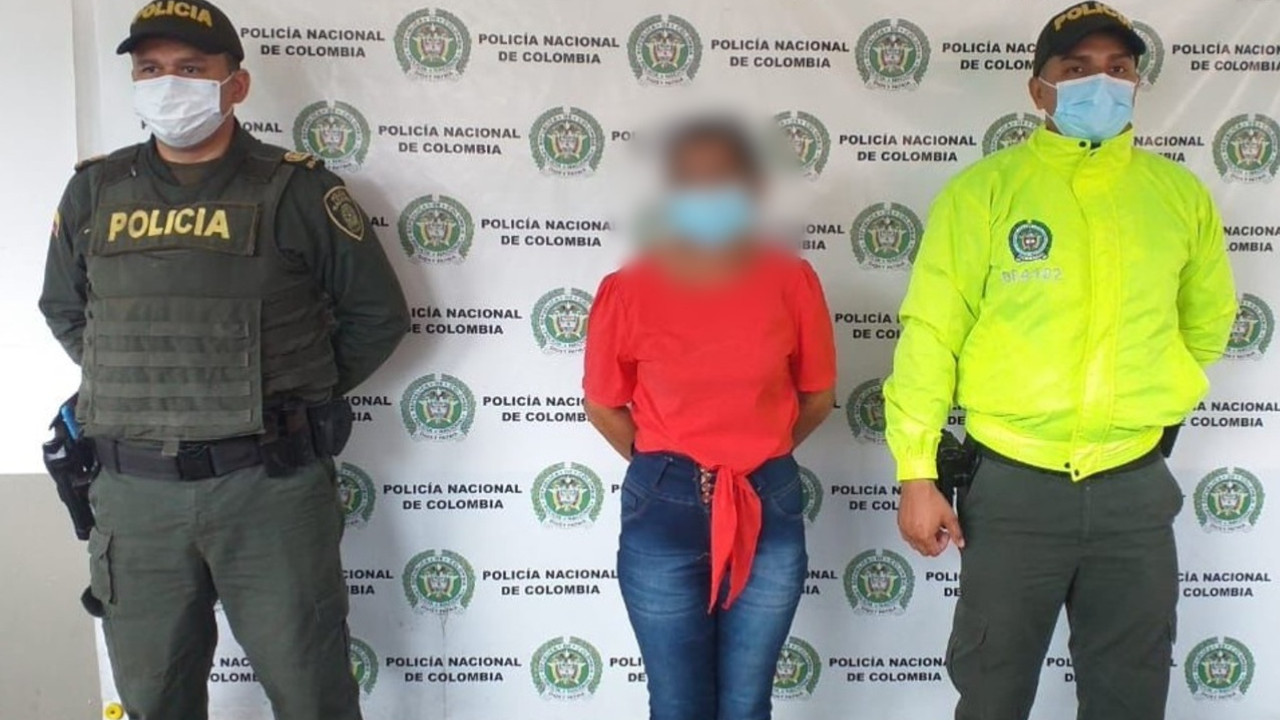 Esta 'doña' fue capturada acusada de abusar sexualmente de un menor de edad