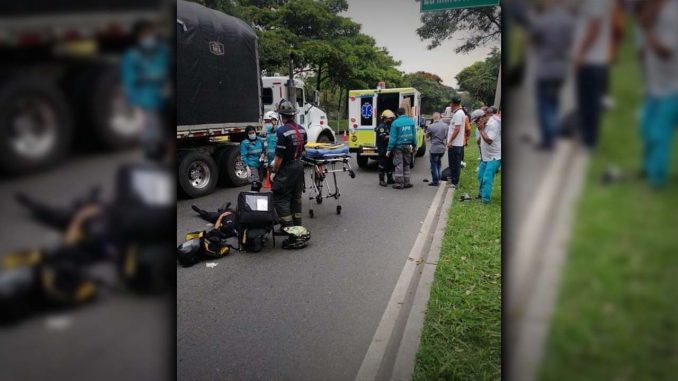 Rescatistas socorrieron por La Minorista a motociclistas lesionados tras accidentes Rescatistas socorrieron por La Minorista a motociclistas lesionados tras accidentes