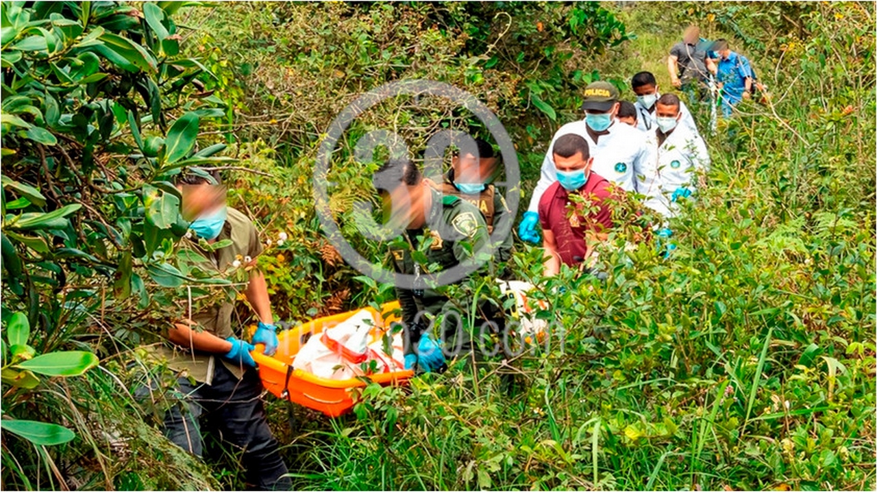 EN FOTOS Y VIDEO: ¡Lo remataron! En Robledo Aures hallaron el cuerpo de un hombre con varios tiros en la cabeza 4 Robledo Aures