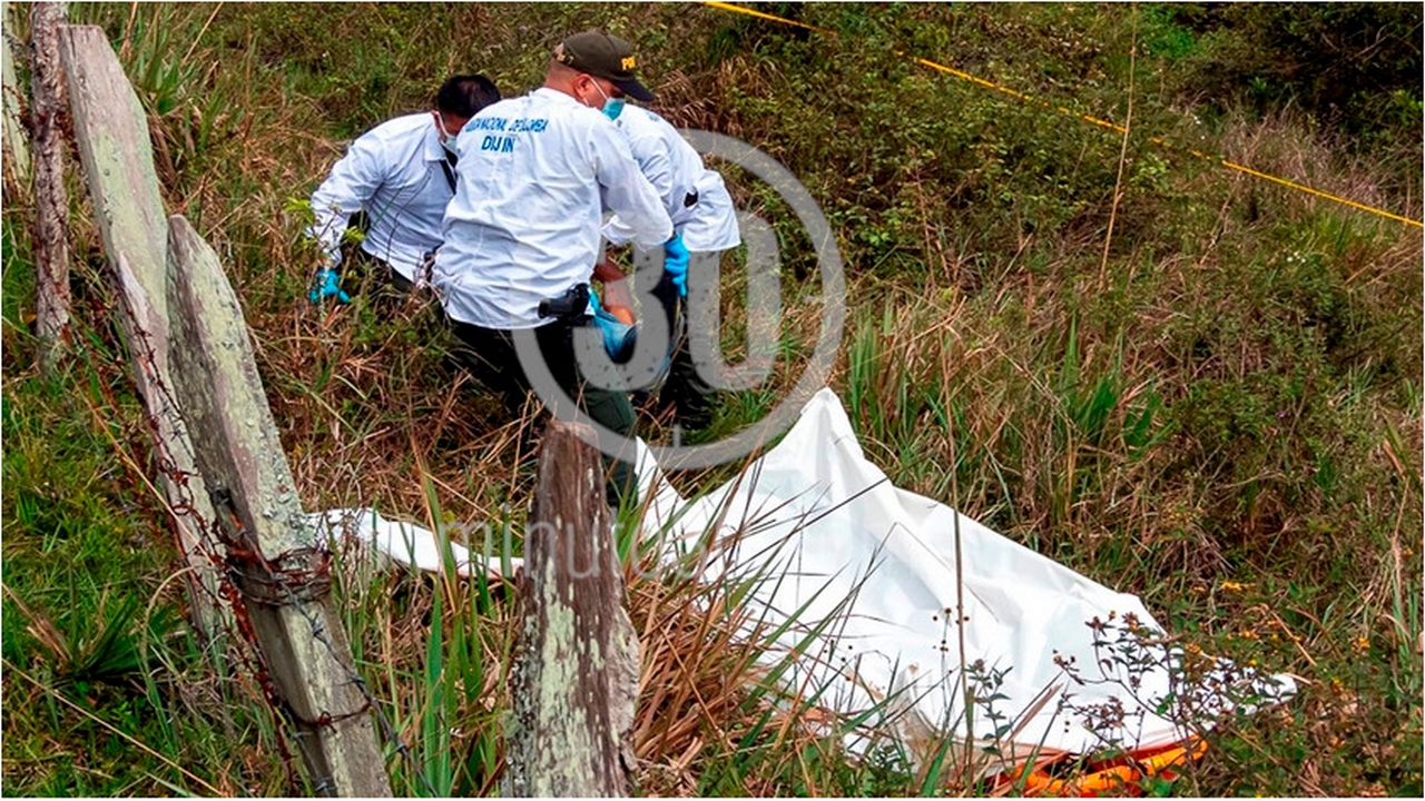 EN FOTOS Y VIDEO: ¡Lo remataron! En Robledo Aures hallaron el cuerpo de un hombre con varios tiros en la cabeza 3 Robledo Aures