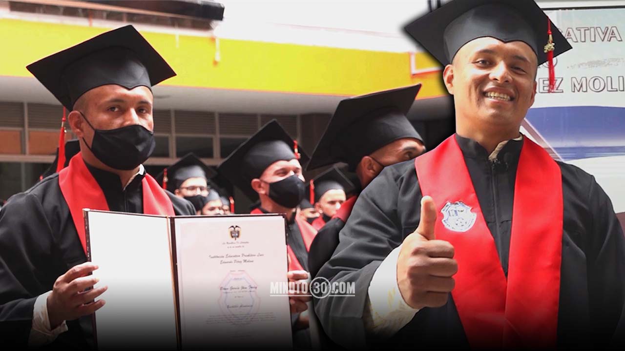 [Video] ¡Si se puede! Jhon cumplió el sueño de ser bachiller luego de luchar por su adicción a las drogas