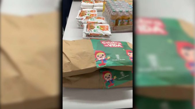 Video La verdad detrás de los paquetes navideños que está entregando la Alcaldía, con natilla y buñuelos a bordo Medellín