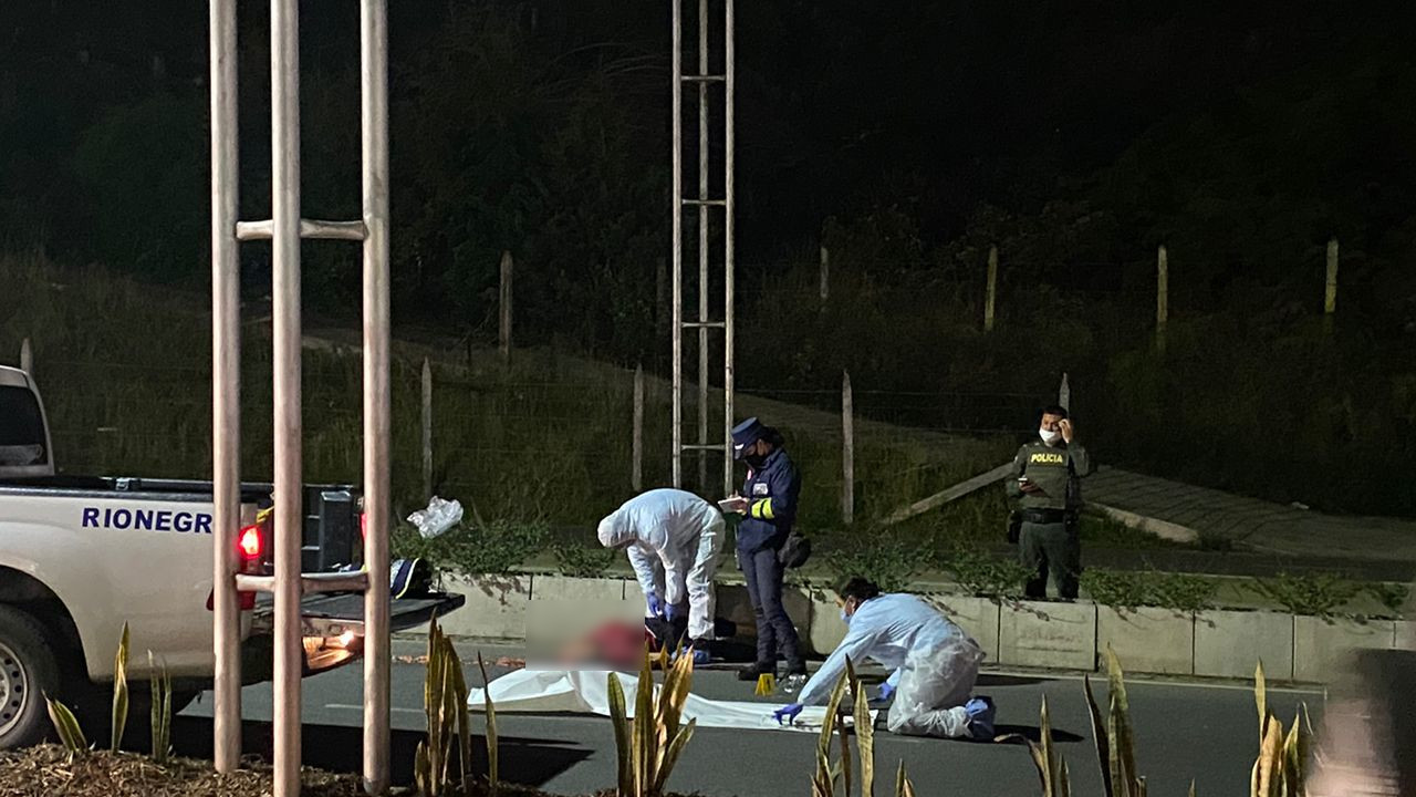 Hombre que cruzaba una calle en Rionegro murió al ser atropellado por una volqueta