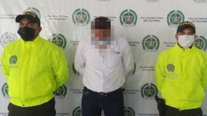 Bibliotecario habría abusado de una estudiante de 15 años Bibliotecario habría abusado de una estudiante de 15 años
