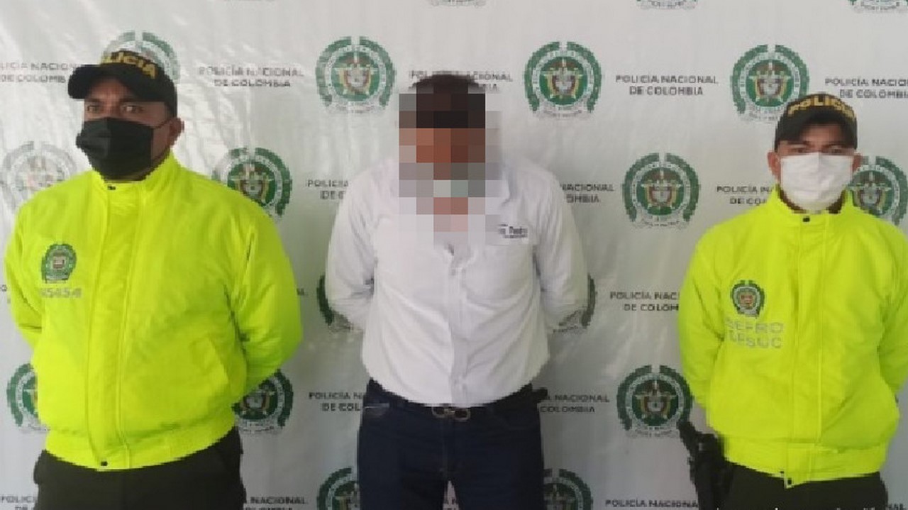 Bibliotecario habría abusado de una estudiante de 15 años