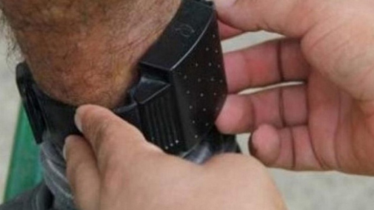 Le dieron casa por cárcel y lo encontraron andando por Jericó