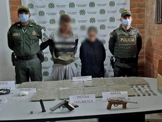 Cogieron a estos dos en San Carlos con armas, base de coca, marihuana y cocaína 1 Cogieron a estos dos en San Carlos con armas y droga