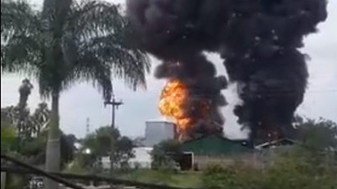 Explosión en una bodega en la vía Cali-Candelaria Explosión en una bodega en la vía Cali-Candelaria