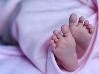 Bebé de tan solo tres semanas falleció debido al covid-19 1 hija