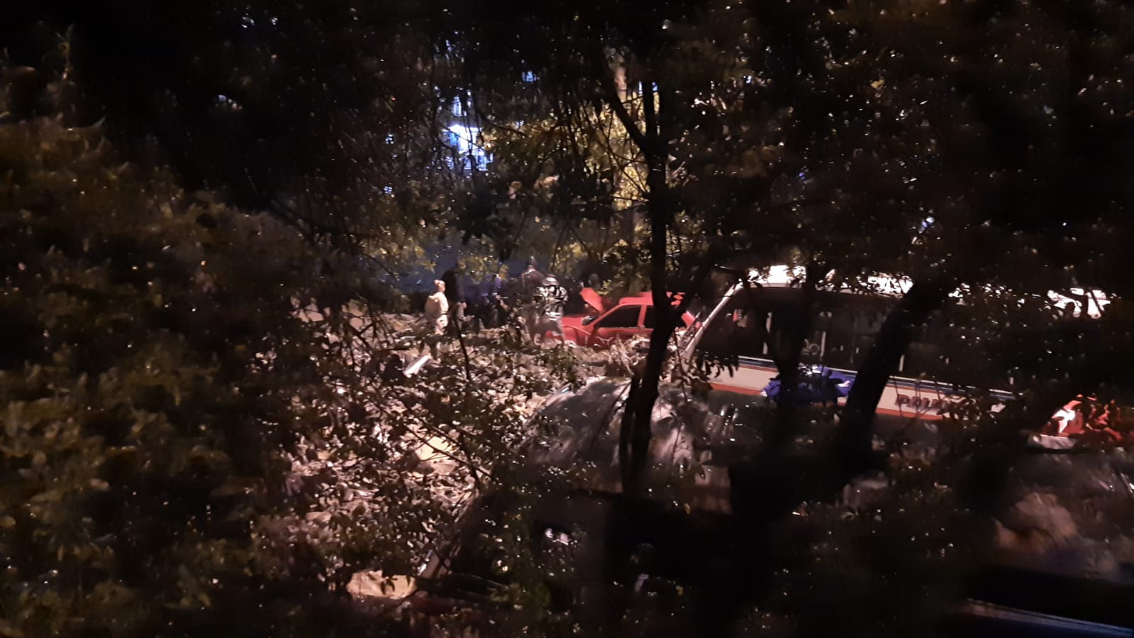 EN FOTOS Y VIDEO: Fuertes lluvias causaron graves emergencias en Medellín, varias personas resultaron lesionadas 3 Medellín