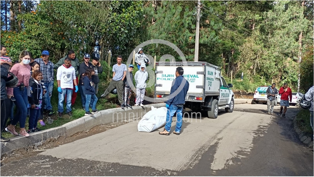 EN FOTOS: Hallan el cuerpo de un hombre en zona boscosa Santa Elena, estaba amarrado con el cordón de sus zapatos 2 Santa Elena