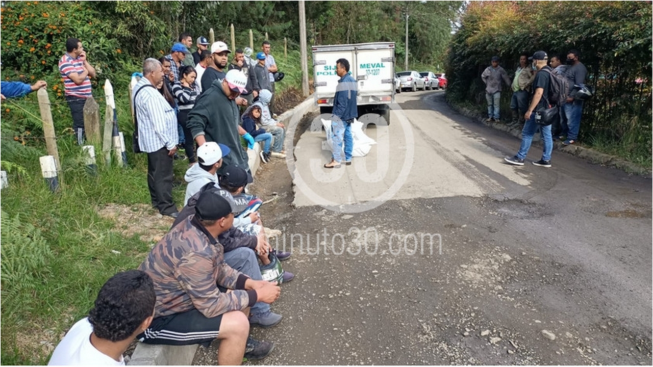 EN FOTOS: Hallan el cuerpo de un hombre en zona boscosa Santa Elena, estaba amarrado con el cordón de sus zapatos 3 Santa Elena