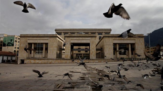 La abogada y profesora Natalia Ángel Cabo fue elegida magistrada de la Corte Constitucional de Colombia, hecho que le confiere a este tribunal una mayoría femenina por primera vez en su historia. En la imagen un registro general de archivo del Palacio de Justicia, sede la Corte Constitucional, en Bogotá (Colombia). EFE/Leonardo Muñoz Corte Constitucional