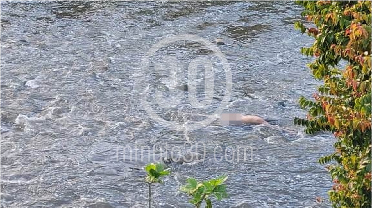 VIDEO: Estaba desnudo: Hallan el cuerpo de un hombre en el río Medellín 3 río Medellín