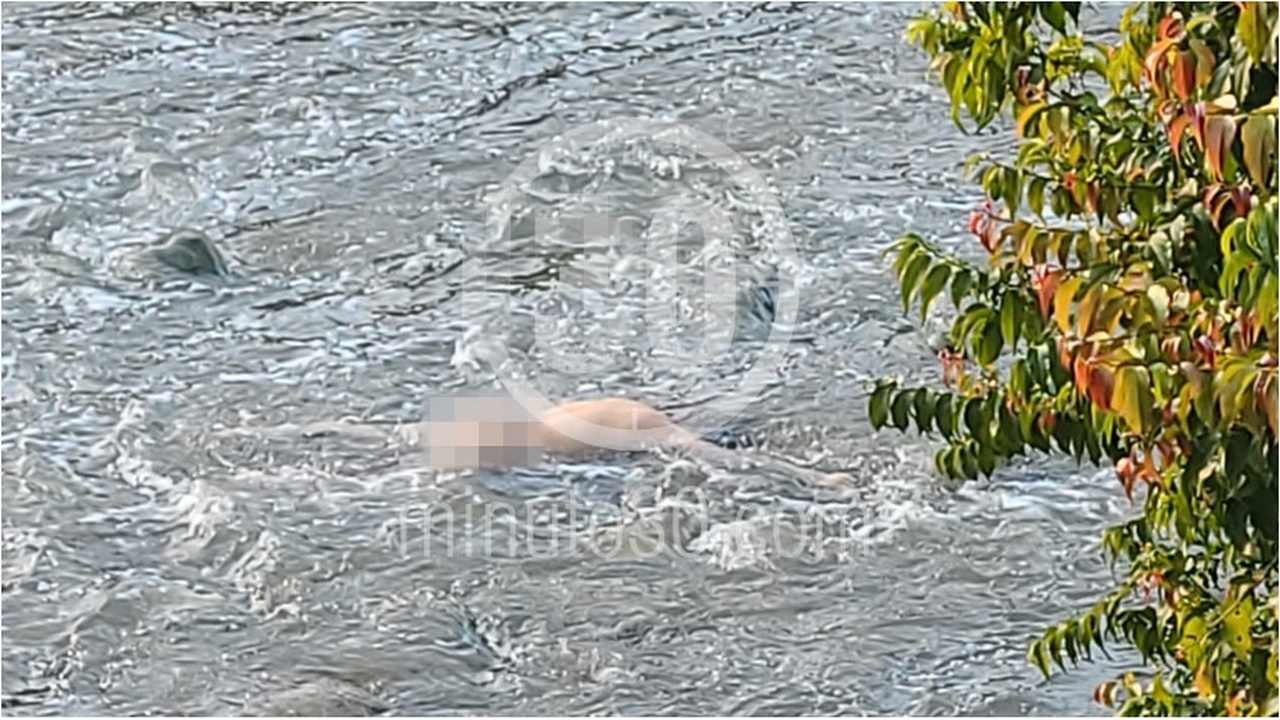 VIDEO: Estaba desnudo: Hallan el cuerpo de un hombre en el río Medellín 2 río Medellín