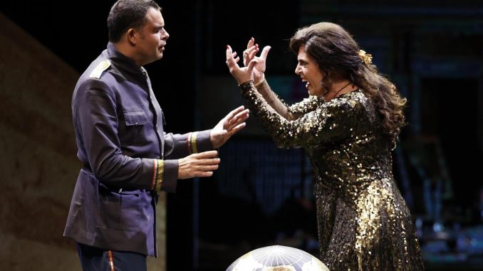 Actores ensayan una versión de la Ópera Tosca, el 15 de diciembre de 2021, en el Teatro Julio Mario Santodomingo, en Bogotá (Colombia). EFE/Mauricio Dueñas Castañeda Tosca