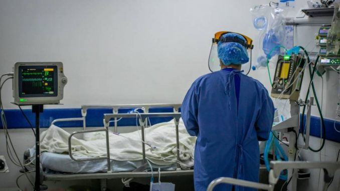 Más del 70% de pacientes Covid-19 en UCI de Medellín no están vacunados Más del 70% de pacientes Covid-19 en UCI de Medellín no están vacunados