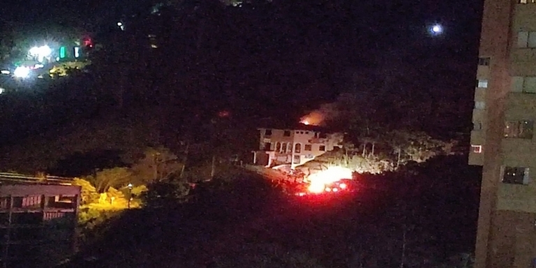 EN VIDEO Y FOTOS: Se registra fuerte incendio en la vereda Las Lomitas, en Sabaneta 5 Incendio-vereda Las Lomitas-Sabaneta