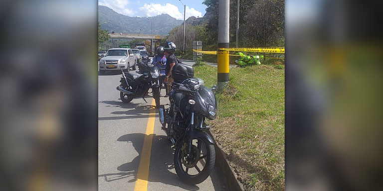FOTOS: ¡Qué tragedia! Un motociclista se mató en un accidente en la vía Girardota- Medellín 1 ACCIDENTE