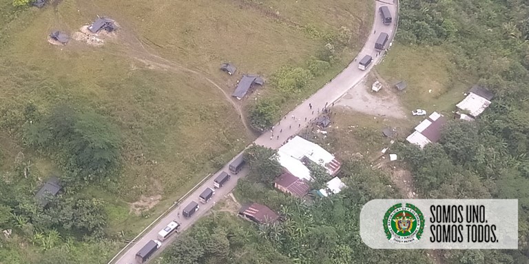 Minga Indígena vuelve a bloquear la vía Quibdó - Pereira tras dar dos horas de paso 1 Minga indígena bloquea vía