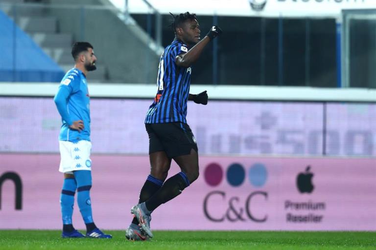Un monumental Duván cita al Atalanta con el Juventus en la final 3 duvan zapata tres