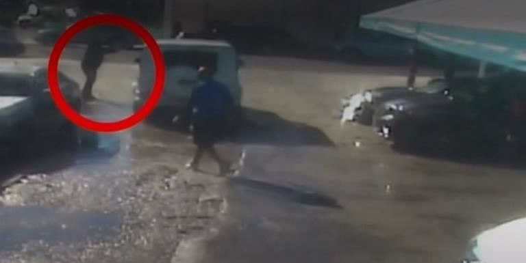 VIDEO. Hombre mató a un ladrón que intentaba robarse un auto 1 ladron carro
