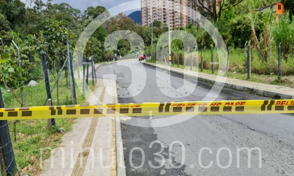 ¡Lamentable! En Itagüí encontraron un muerto al interior de un carro, tenía dos heridas en la cabeza 5 En Itagüí encontraron un muerto al interior de un carro, tenía dos heridas en la cabeza