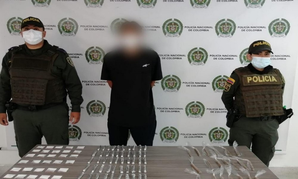 ¡Lo pillaron en San Antonio de Prado! En una bolsa llevaba 'baretos' y base de coca 1 ¡Lo pillaron en San Antonio de Prado! En una bolsa llevaba baretos y base de coca
