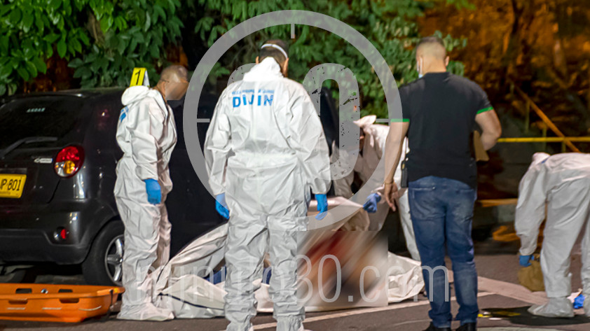 FOTOS: En La América fue encontrado el cuerpo de un hombre con varias heridas de arma de fuego dentro de un carro 36 12 1